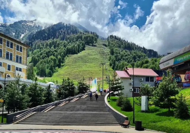 Экскурсия на Красную Поляну из Сочи: три курорта за один день