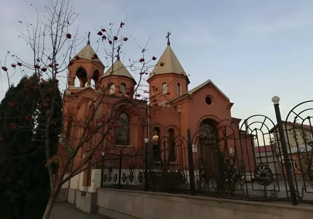Экскурсия из Кавминвод: Владикавказ и термальный источник Бирагзанг