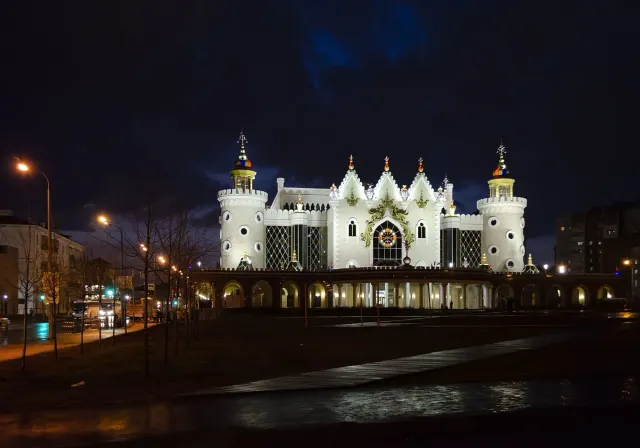 Казань в вечерних огнях: обзорная экскурсия по городу