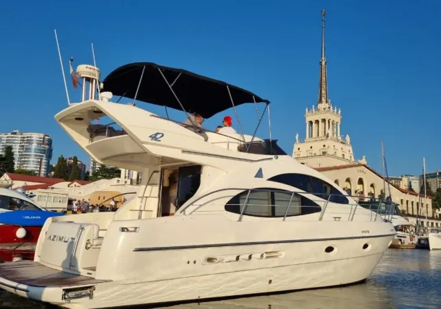 Морская прогулка на яхте из Сочи